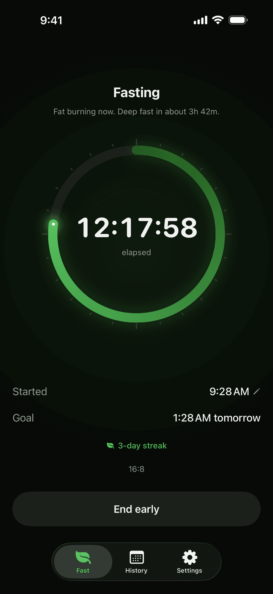 Nuvex running a fast in dark mode, the ring part-filled with elapsed hours at the centre